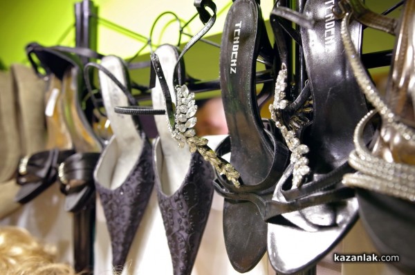 Стенли за трети път помага на абитуриенти в нужда