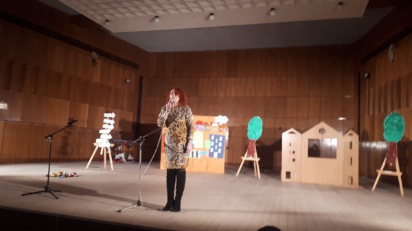 Малки артисти изиграха „Въртележка на парите“