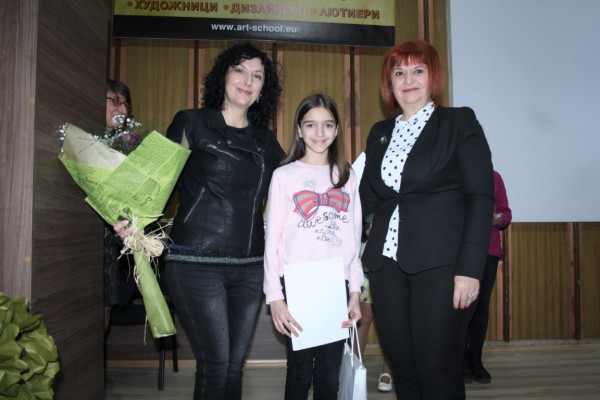 Малки художници с награди от „Наследниците на Дечко Узунов“