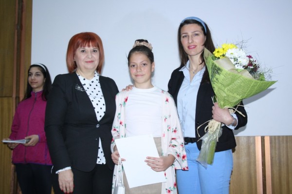 Малки художници с награди от „Наследниците на Дечко Узунов“