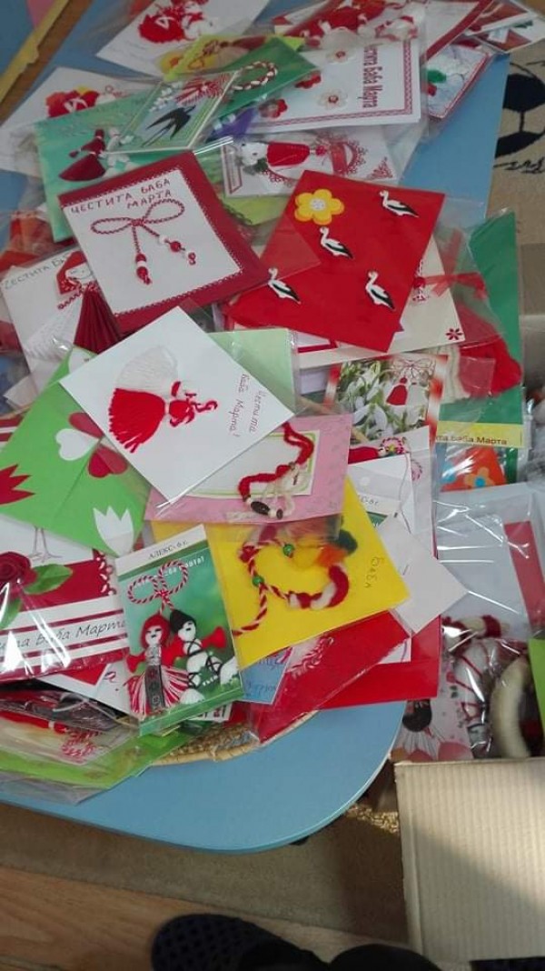 Деца ще зарадват потребителите на социалния патронаж с мартенички