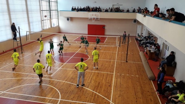 Девойките на ПХГ “Св. св. Кирил и Методий“ и юношите на МГ са победители в Общинското по волейбол за 8–10 клас