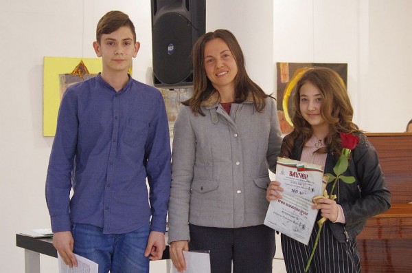 Награди за младите творци в Националния конкурс „Венчайте България с лаврови венци“