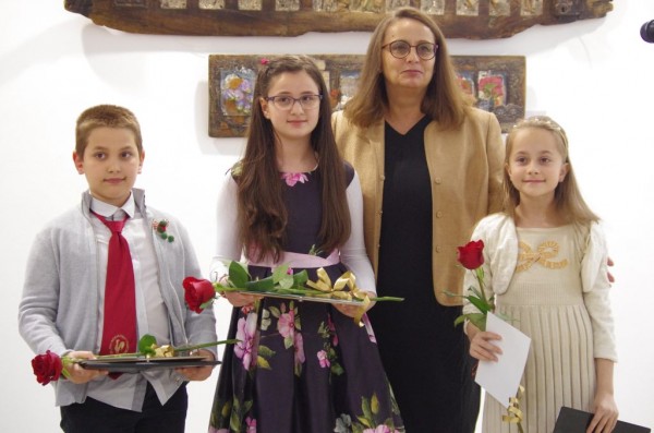 Награди за младите творци в Националния конкурс „Венчайте България с лаврови венци“