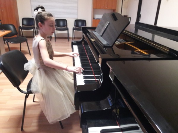 Със силно начало стартираха годината казанлъшките пианисти