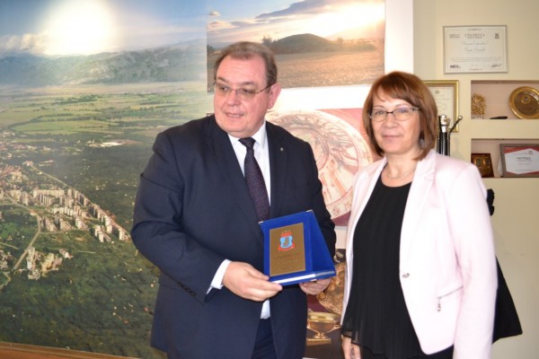 Кметовете на Казанлък и Толиати: 25 г. приятелство - трябва да съхраним тази връзка между хората, между младите