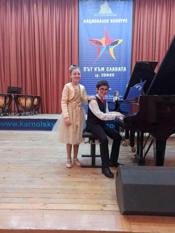 Със силно начало стартираха годината казанлъшките пианисти