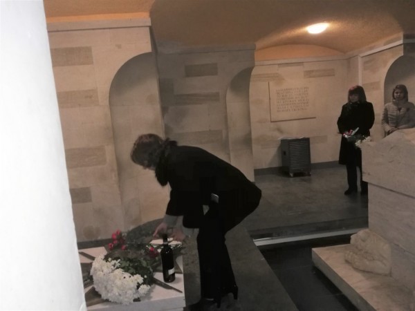 Казанлък се поклони на героите на Шипка