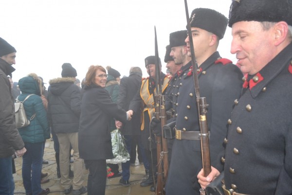 Казанлък се поклони на героите на Шипка