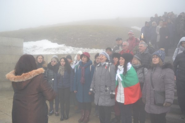 Казанлък се поклони на героите на Шипка