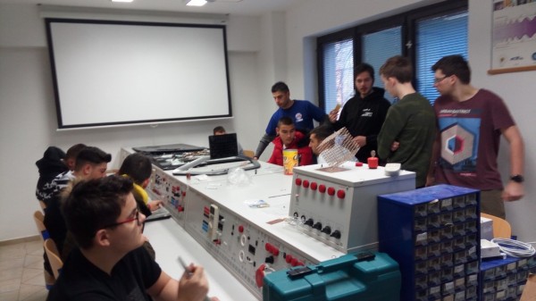 Хаджиеновци - “Готови за кариера“. Завърнаха се от Чехия с нови знания и умения 