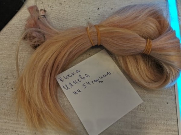 Първата дарителка за „Надеждата е красива“ отново е на фризьорския стол