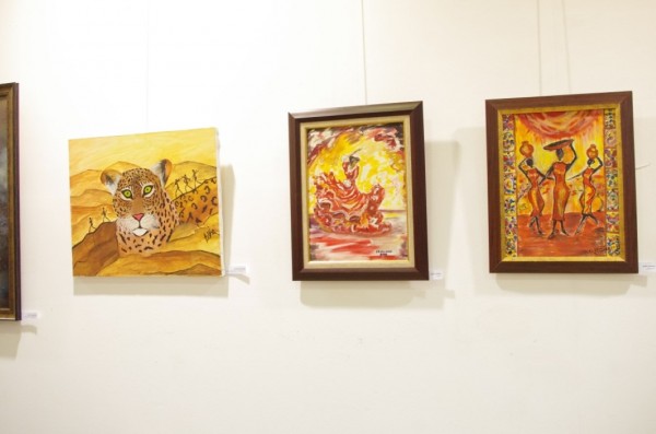 Жените творци в Казанлък отново изпълниха залата на “Искра“ 4