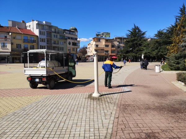 Мащабно дезинфекциране срещу Covid19 предприе Община Казанлък днес