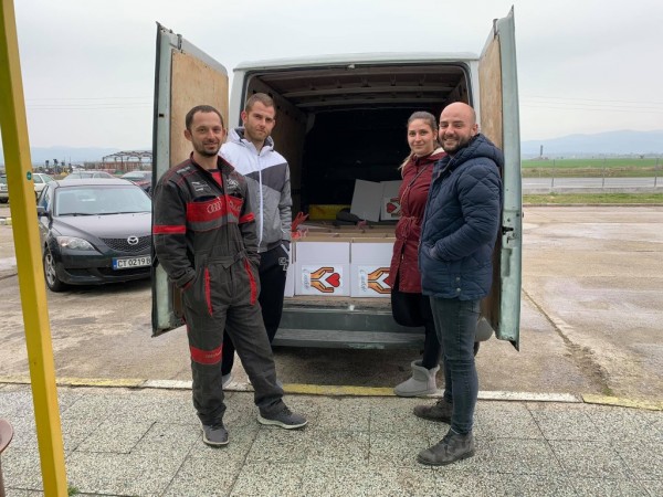 “С любов“ помага да нуждаещи се