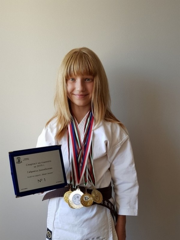 Казанлъшките деца отново са в “Клуба на успелите“ на Димитър Бербатов