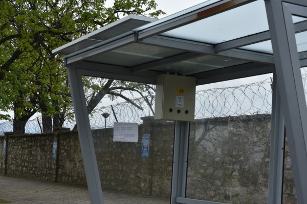 Казанлъчани ще могат да зареждат мобилните си телефони докато чакат рейса