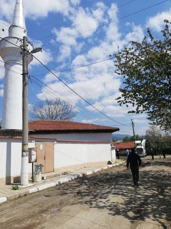 Започна асфалтиране на участъци от 4 улици в град Крън