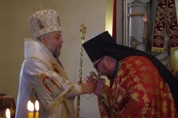 На Томина Неделя митрополит Киприан отслужи Златоустова литургия в Казанлък