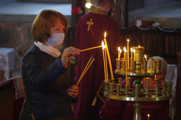 На Томина Неделя митрополит Киприан отслужи Златоустова литургия в Казанлък