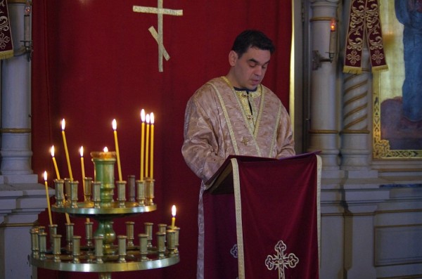 На Томина Неделя митрополит Киприан отслужи Златоустова литургия в Казанлък