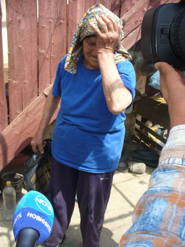 Арест за двама, нападнали и ограбили 88-годишна жена в дома ѝ