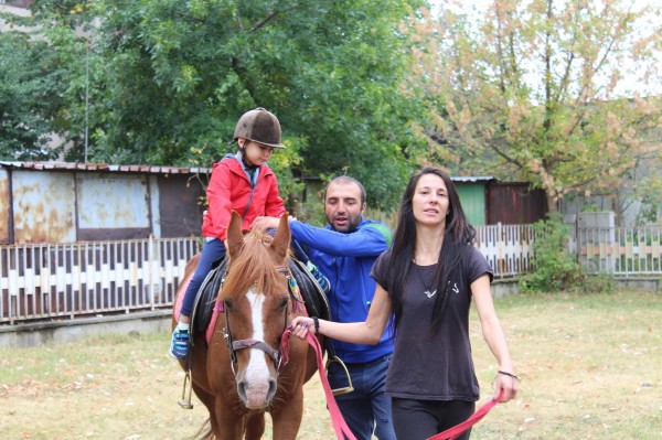 “Взаимопомощ“ споделя виртуални спомени от последната година