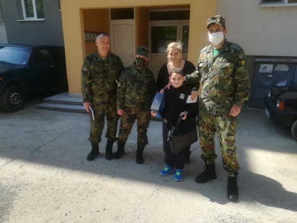 Военнослужещи от Казанлък с редица благотворителни инициативи