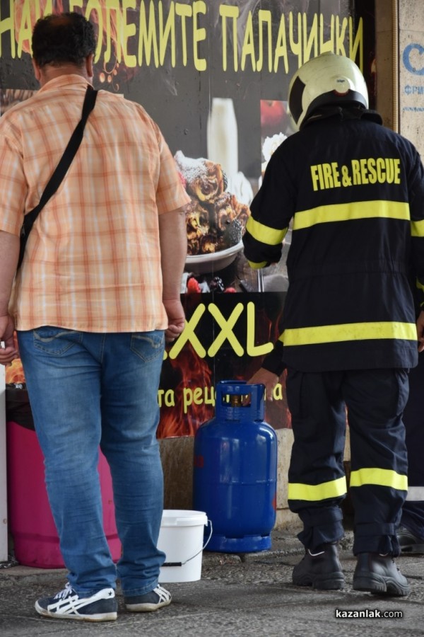 Газова бутилка вдигна по тревога полицаи и пожарникари