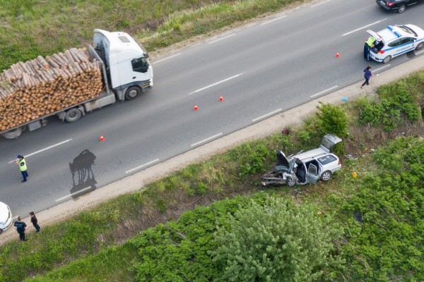 Почина шофьор от катастрофата до Копринка. Жена остава с опасност за живота / ВИДЕО