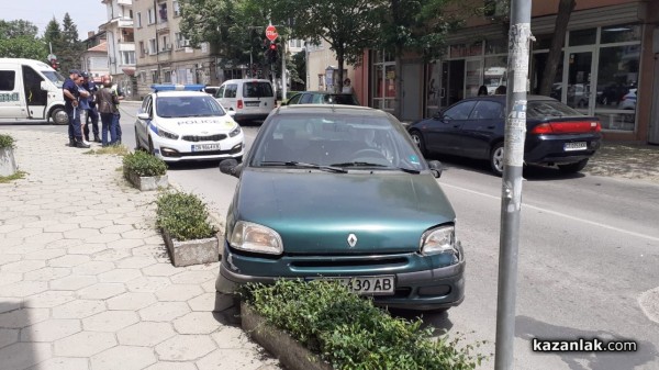 Жена с положителна проба за алкохол самокатастрофира на ул.“Хр.Ботев“