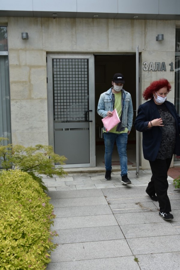 Над 6 000 флага на Казанлък вече са раздадени