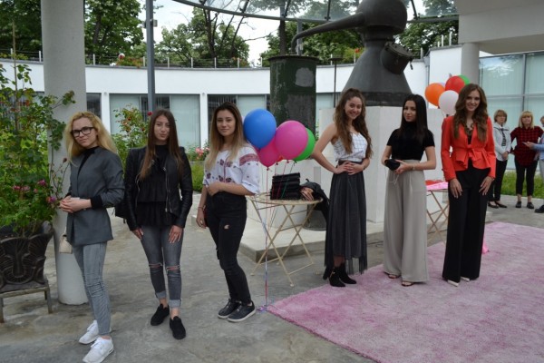 Казанлък избра Мария Петрова за Царица Роза 2020