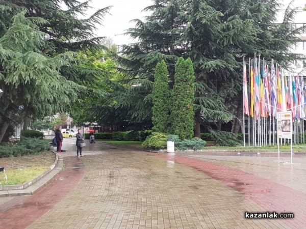 Сирени прозвучаха в памет на Христо Ботев и загиналите за свободата на България