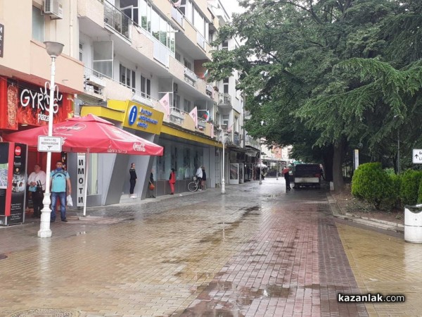 Сирени прозвучаха в памет на Христо Ботев и загиналите за свободата на България