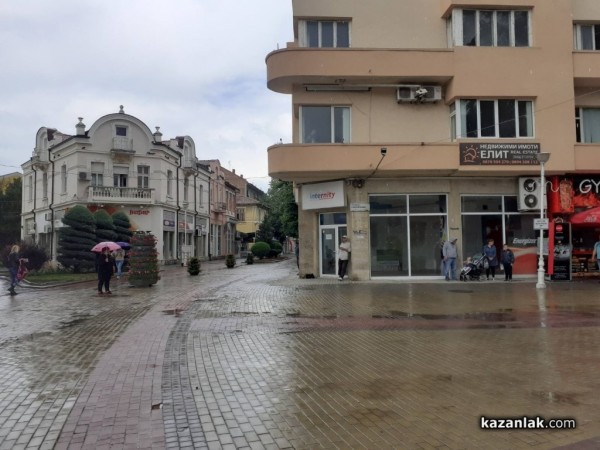 Сирени прозвучаха в памет на Христо Ботев и загиналите за свободата на България