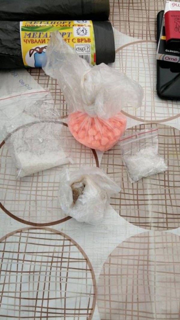 14 човека са задържани за производство и разпространение на наркотици след днешната спецакция