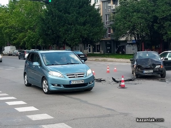 Мерцедес отне предимство и предизвика катастрофа до Манастира