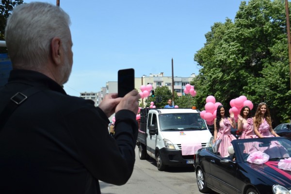 Празникът на розата усмихна казанлъчани