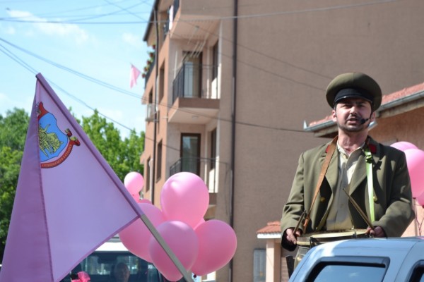 Празникът на розата усмихна казанлъчани