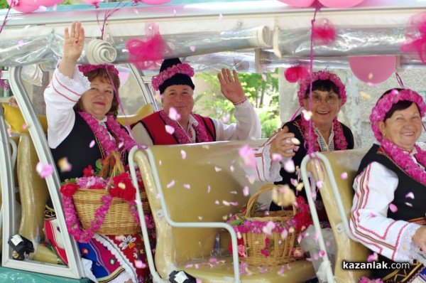 “Царица иде - всеки да я види“ - шествието от птичи поглед / ВИДЕО