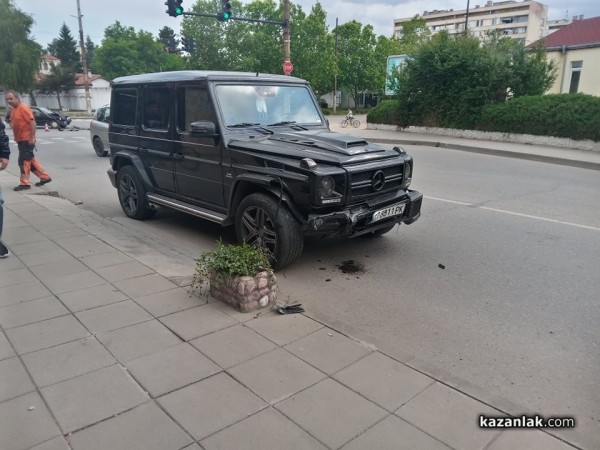 Мерцедес отне предимство и предизвика катастрофа до Манастира