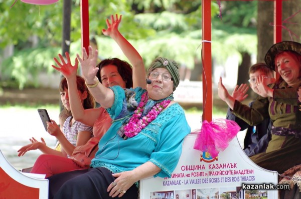 “Царица иде - всеки да я види“ - шествието от птичи поглед / ВИДЕО