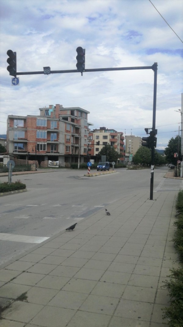 Светофарът до LIDL временно няма да работи