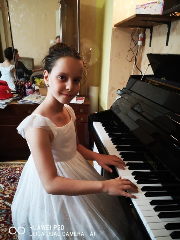 Дори и в онлайн конкурси, казанлъшките пианисти пак са на челните места