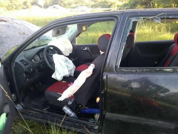 Кола излетя от пътя край Мъглиж