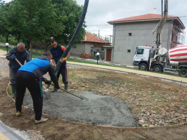 Нова детска площадка радва малчуганите в Шипка