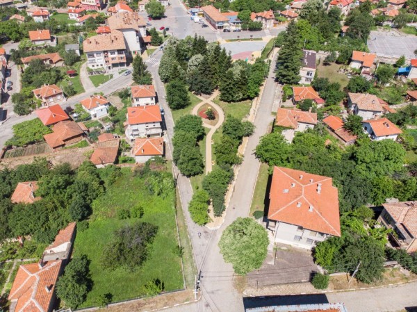 Нова детска площадка радва малчуганите в Шипка