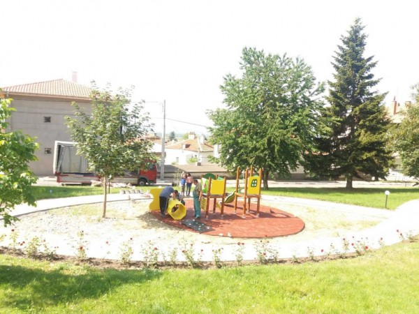 Нова детска площадка радва малчуганите в Шипка