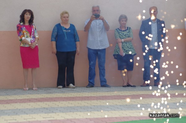 81 абитуриенти изпрати днес Механото